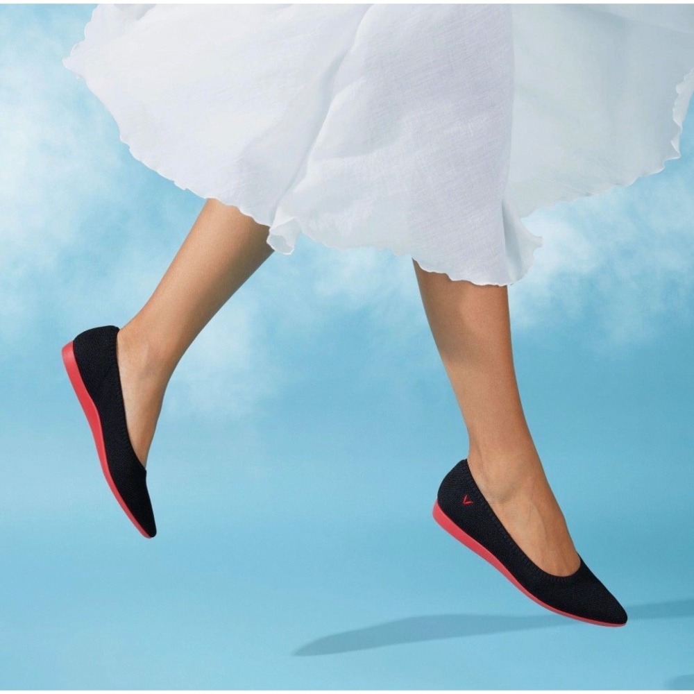 VIVAIA Aria Walker Pointed-Toe Ultra-Lightweight Thick-Sole Flats Black/Ruby Red
